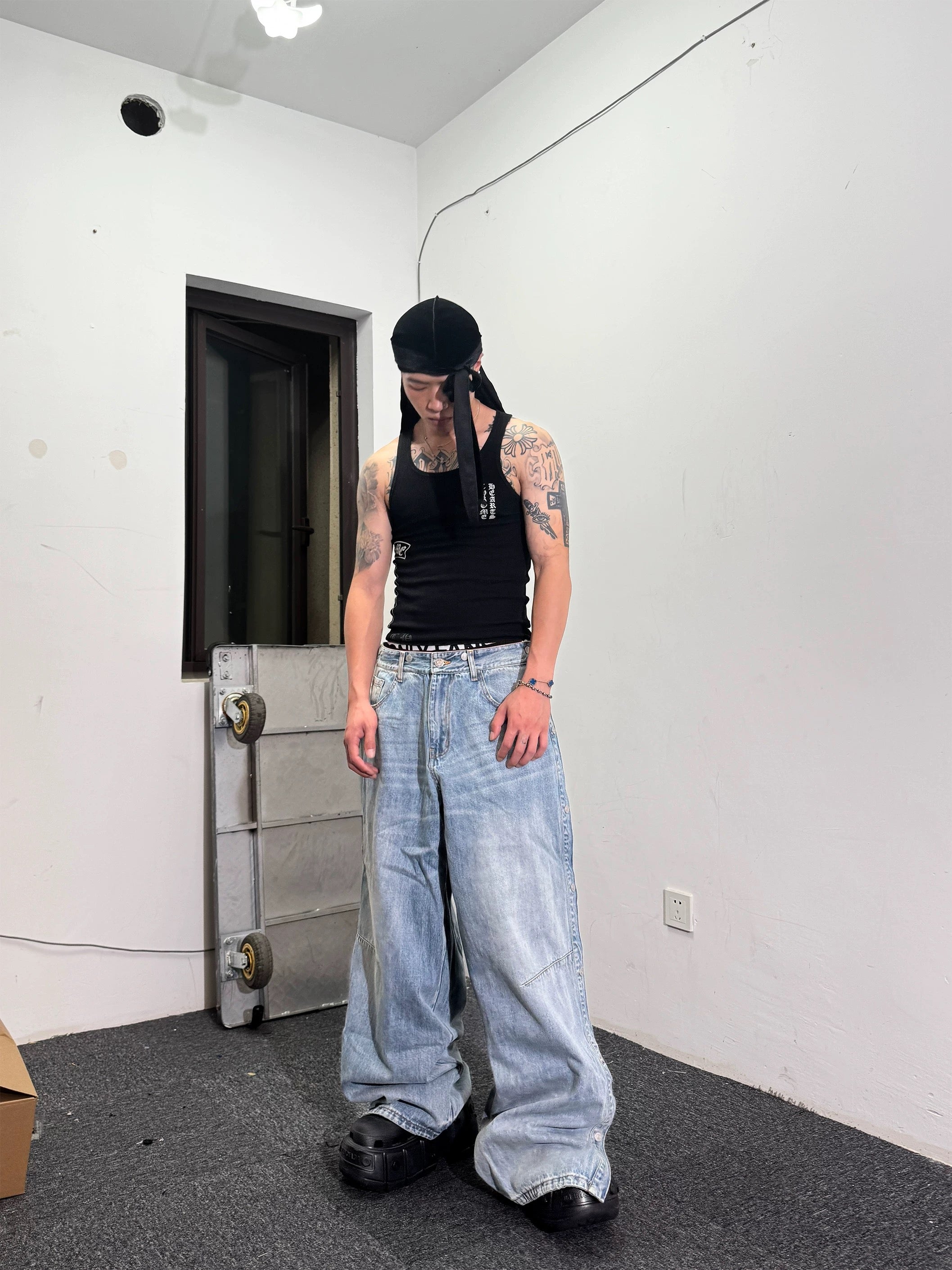 *RYE CHASIN *"MULTI-SAGGIN" WASHED DENIM*