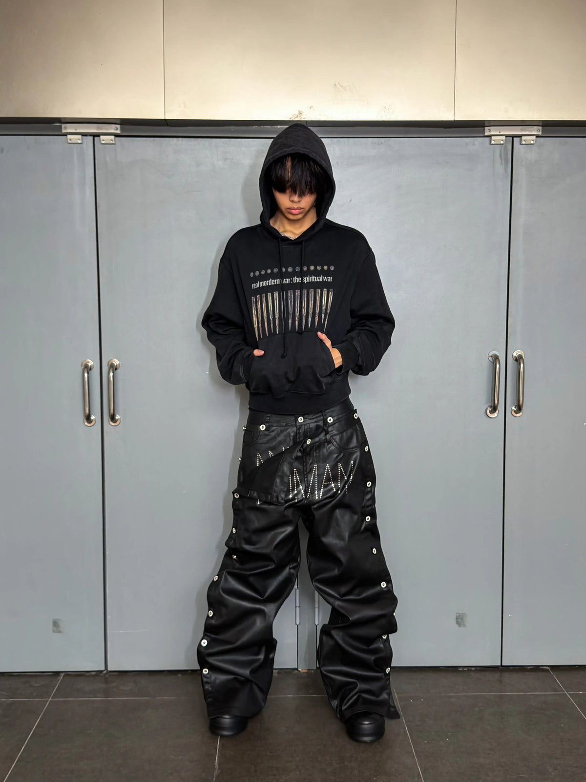 *RYE CHASIN SPIRITUAL WAR DISTRESSED WASH OVERSIZED BLACK PULLOVER HOODIE