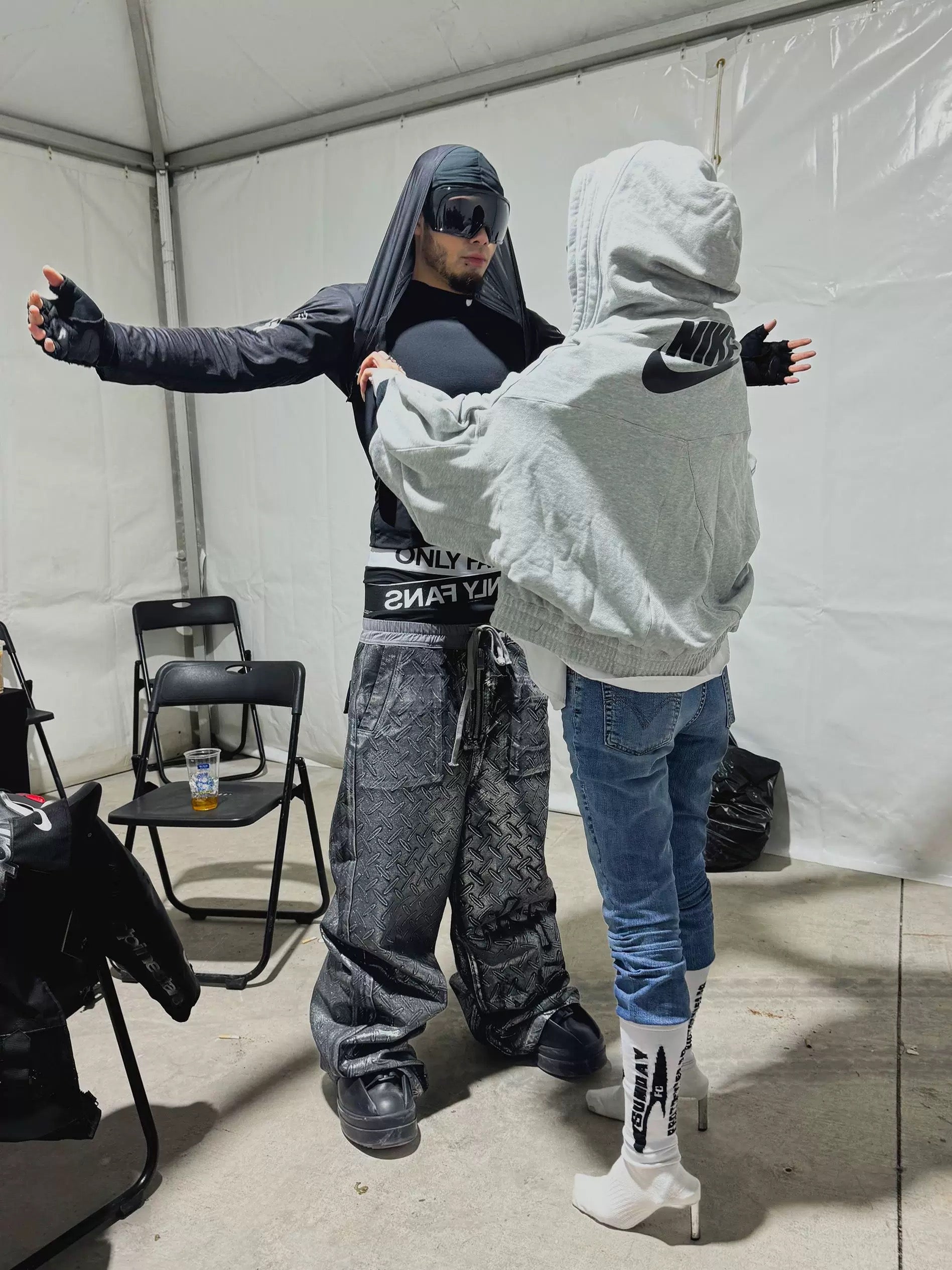 *RYE CHASIN *3D EMBOSSING/SILVER WAX