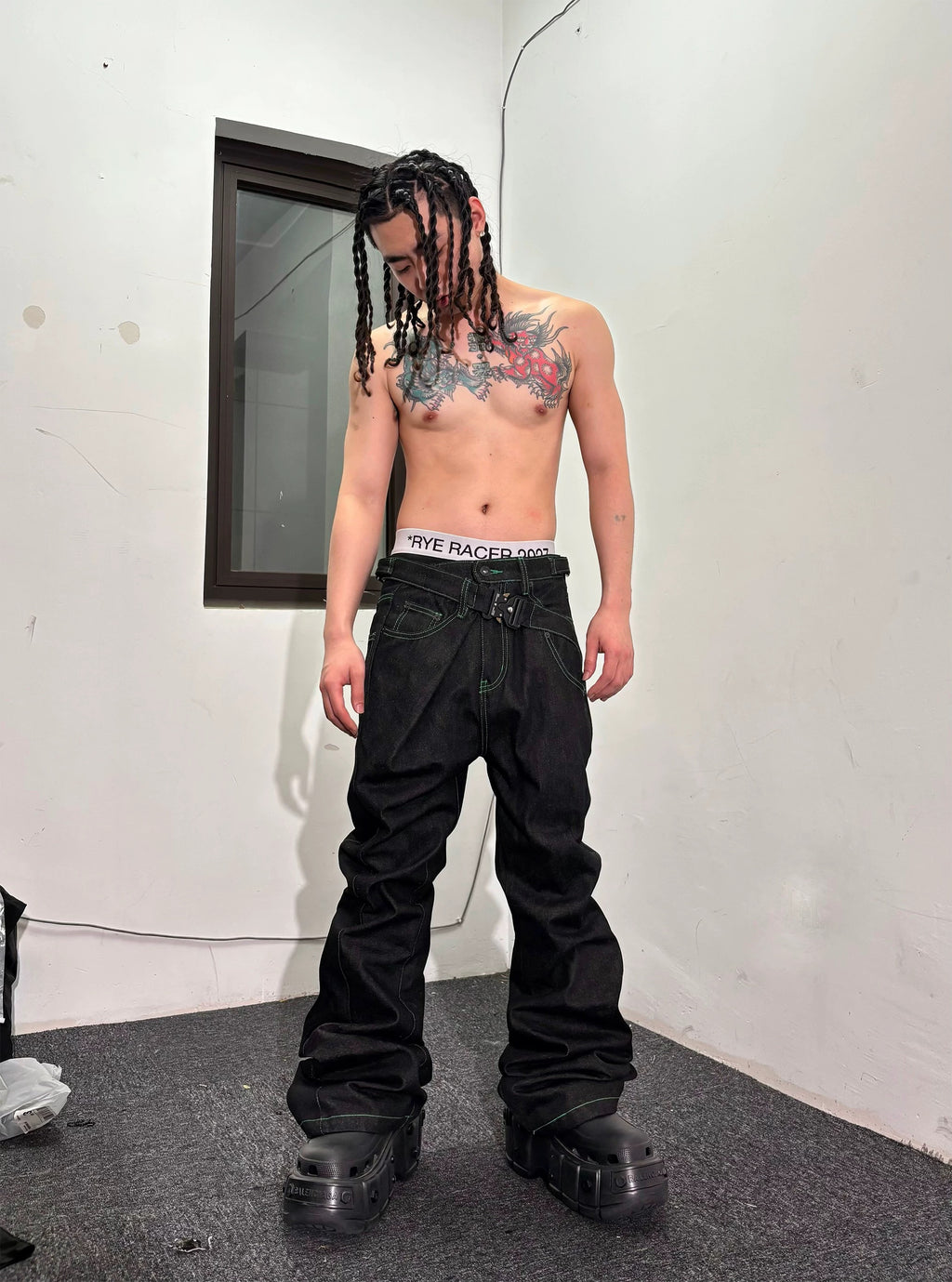 *RYECHASIN EMBROIDERED UNSLICKED RAW COLOR RAW DENIM TROUSERS