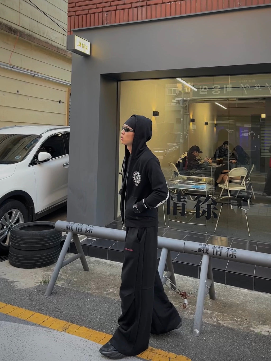 *RYECHASIN BLCK FLARED SWEATPANTS